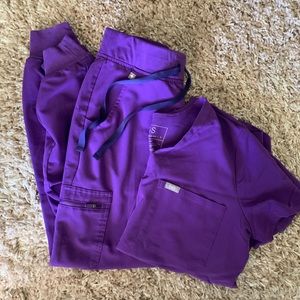 Figs; Grape/purple; small bottoms and top